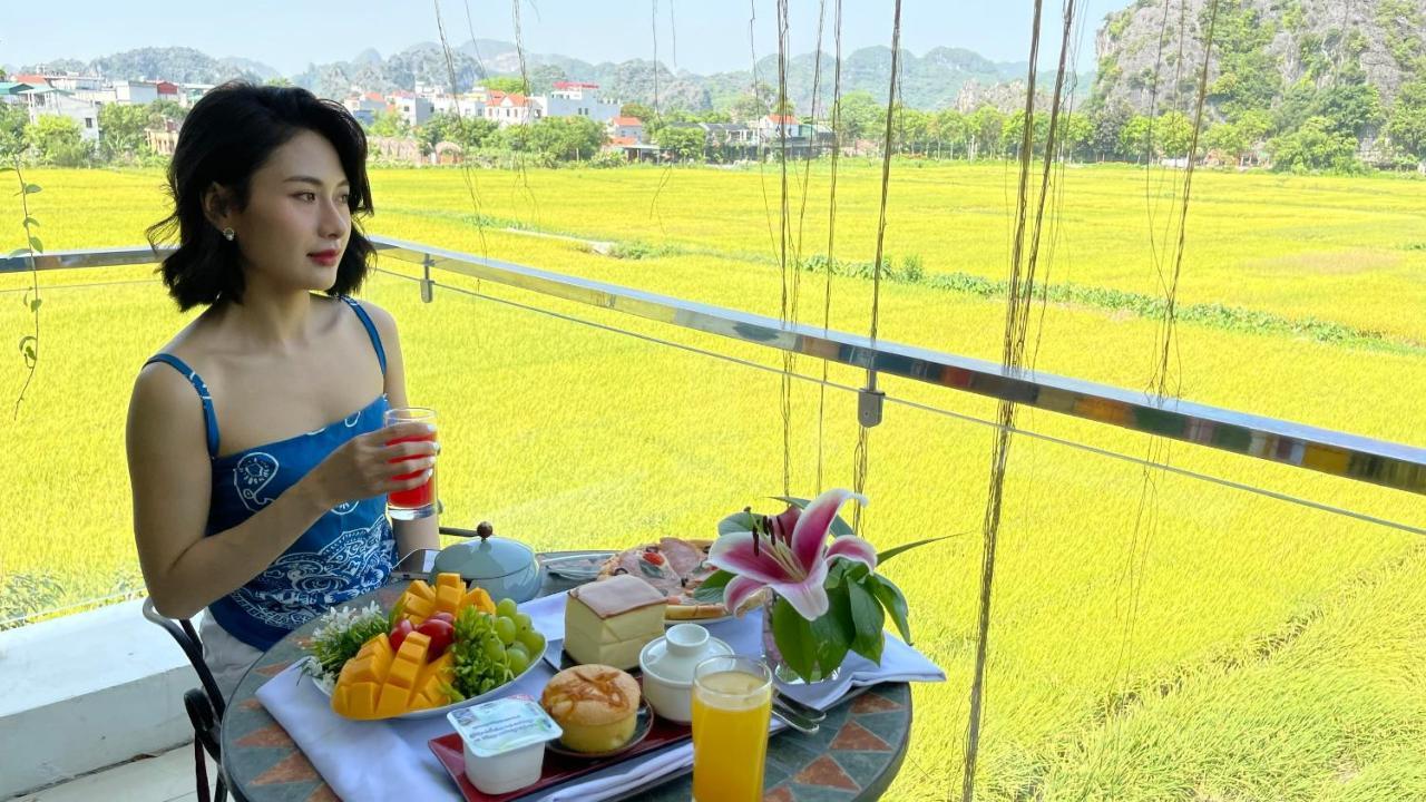 Liberty Hall Tam Coc & Hotel