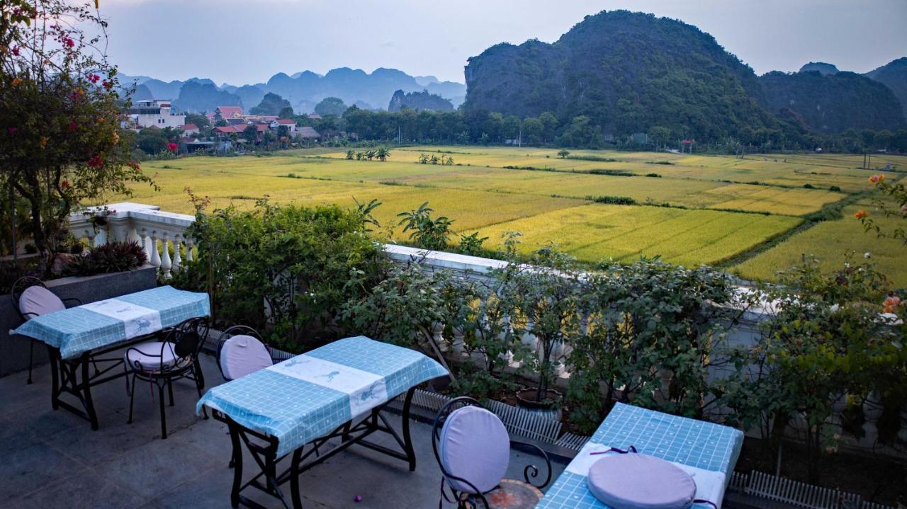 Liberty Hall Tam Coc & Hotel 3*