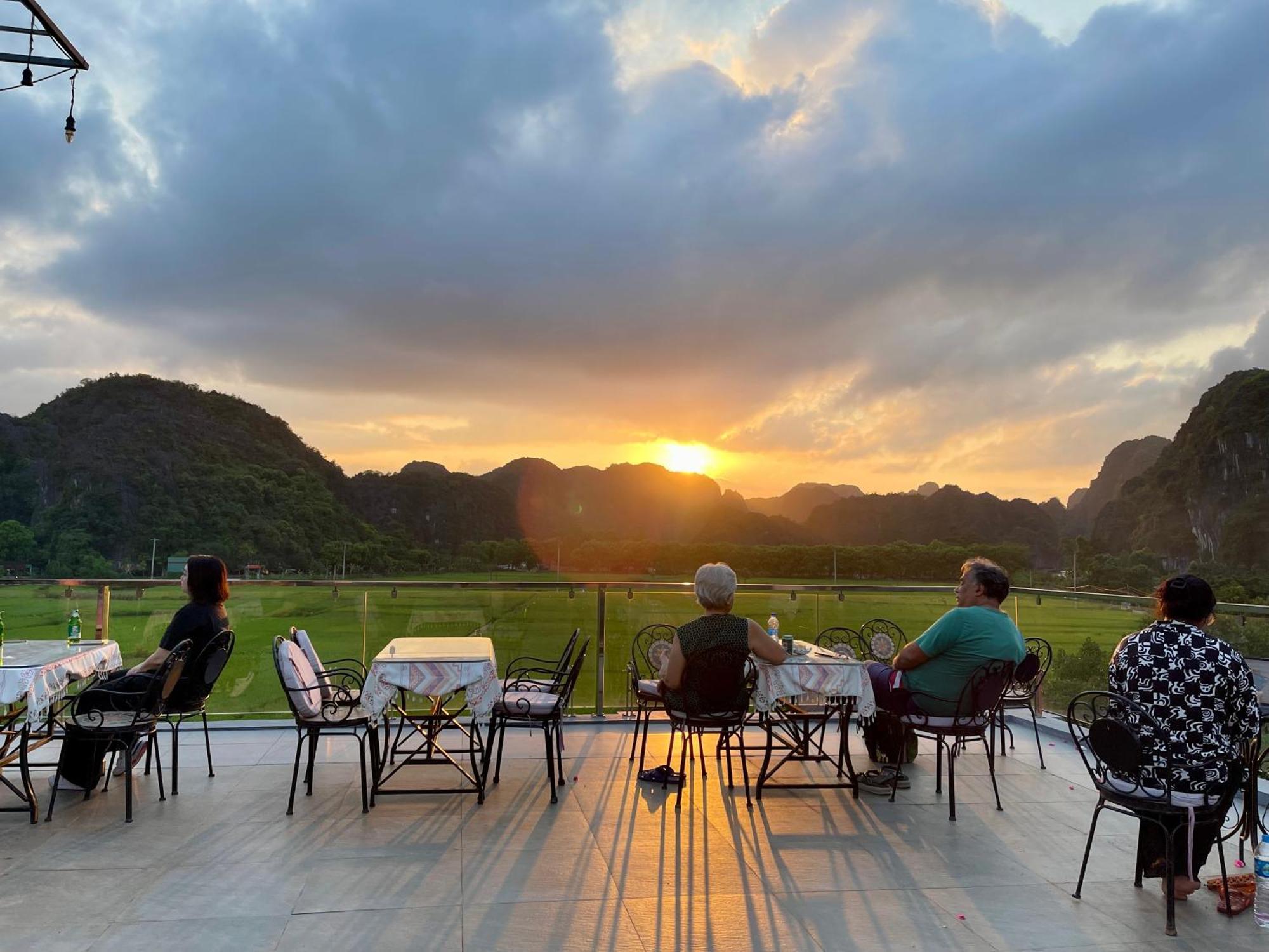 Hotel Liberty Hall Tam Coc & 3*